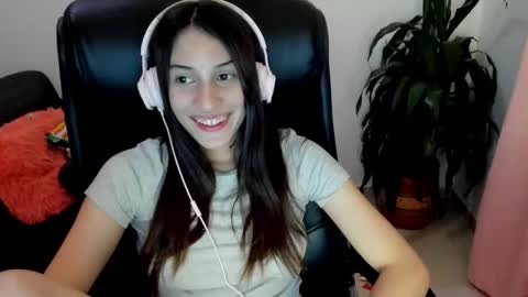 ivanna_essis online show from October 15, 2025, 2:44 am