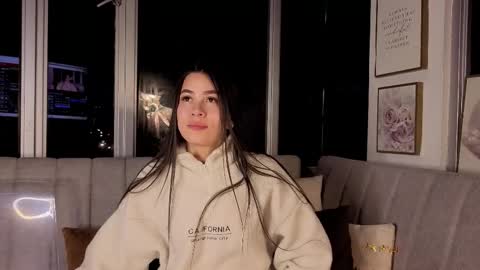 Ivanna West online show from December 3, 2025, 10:02 am