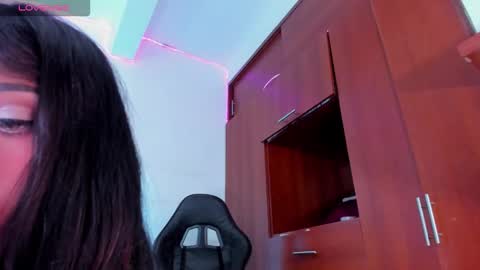 ivannapretyts online show from December 17, 2025, 4:24 pm