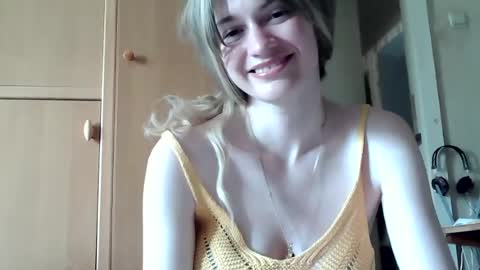 Snapshot of ivetta911 chatting on June 25, 2026, 11:37 am ivetta911 online show from June 25, 2026, 11:37 am