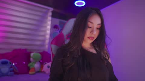 iveet  online show from November 5, 2025, 1:55 pm