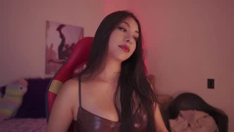 iveet  online show from November 25, 2025, 4:34 am