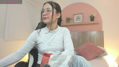 I V E T T E online show from April 4, 2026, 7:11 pm