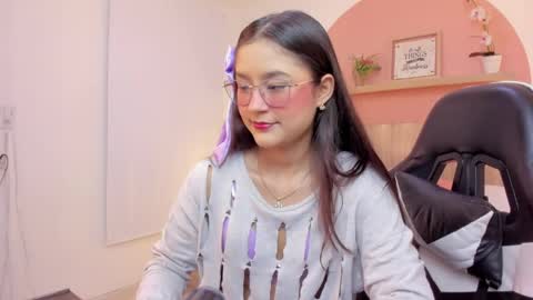 I V E T T E online show from April 21, 2026, 8:01 pm