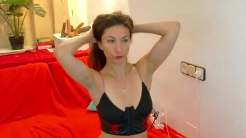 Snapshot of ivonne_hilton chatting on July 6, 2026, 7:49 am Ivonne online show from July 6, 2026, 7:49 am