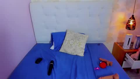 IVONE   online show from November 12, 2025, 7:35 pm