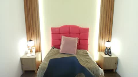 I V O N N E R O S S online show from February 27, 2026, 12:16 pm