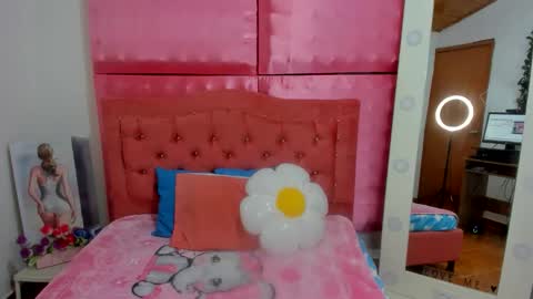 Ivonny online show from November 18, 2025, 11:03 am