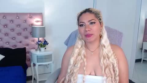 IvonnyBon online show from February 6, 2026, 3:11 am