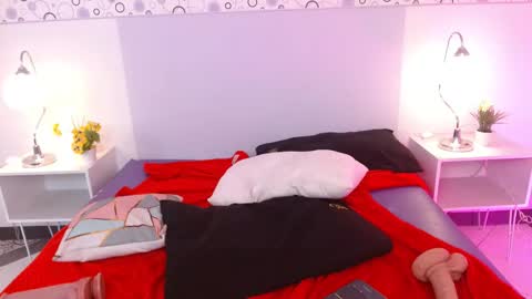 IvonnyBon online show from March 27, 2026, 8:26 am