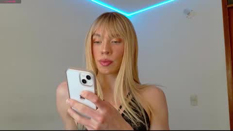 Ivonny online show from December 22, 2025, 9:34 pm