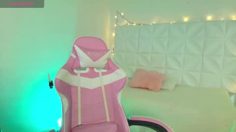 Snapshot of ivonnygoldie chatting on April 9, 2026, 9:42 pm Ivonny online show from April 9, 2026, 9:42 pm