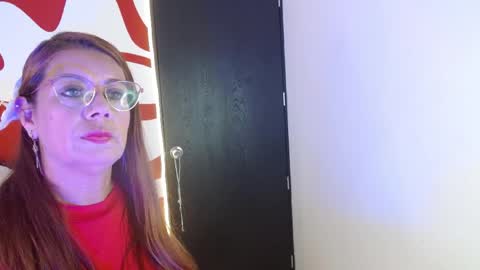 Snapshot of ivory_mistress chatting on May 19, 2026, 1:39 pm ivory_mistress online show from May 19, 2026, 1:39 pm