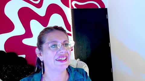 Snapshot of ivory_mistress chatting on May 22, 2026, 1:28 pm ivory_mistress online show from May 22, 2026, 1:28 pm