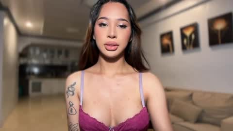 kirstenelsie online show from May 5, 2026, 1:24 am