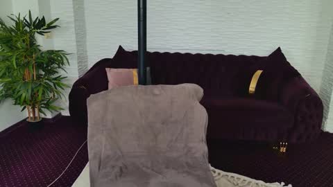 Celine online show from October 24, 2025, 5:04 am