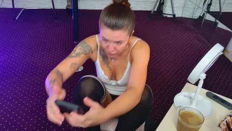 Celine online show from November 4, 2025, 5:28 am