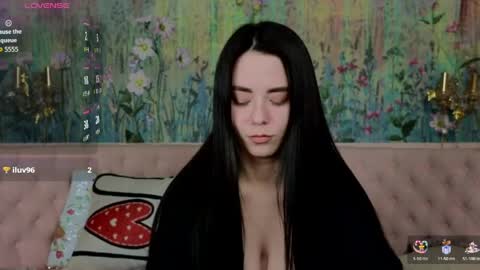 ivorywood_ online show from April 19, 2026, 5:56 pm