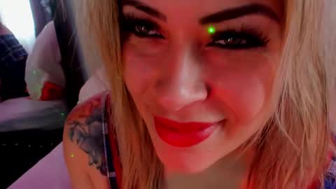 Diana Rojas  online show from February 24, 2025, 1:31 pm