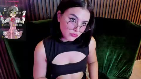 Snapshot of ivy_gloom chatting on July 6, 2026, 8:55 pm Ivy Gloom online show from July 6, 2026, 8:55 pm