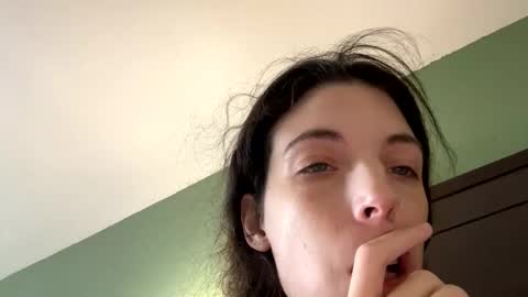 Snapshot of ivy_rose90 chatting on May 31, 2026, 6:42 pm ivy_rose90 online show from May 31, 2026, 6:42 pm