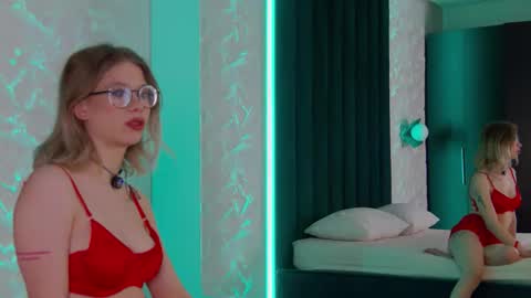  Ivy  online show from February 20, 2026, 6:19 pm