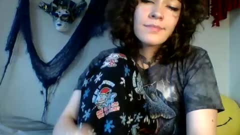 IVY DEVILL online show from November 26, 2025, 2:18 pm