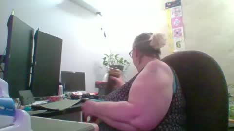 ivyjane3522 online show from April 14, 2026, 10:38 pm