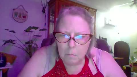 ivyjane3522 online show from April 17, 2026, 1:19 am