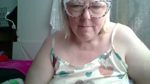Snapshot of ivyjane3522 chatting on May 21, 2026, 2:46 pm ivyjane3522 online show from May 21, 2026, 2:46 pm