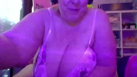Snapshot of ivyjane3522 chatting on June 2, 2026, 11:18 pm ivyjane3522 online show from June 2, 2026, 11:18 pm