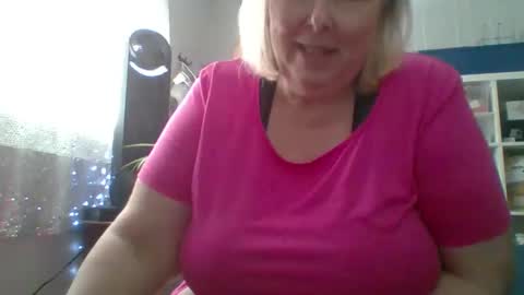 Snapshot of ivyjane3522 chatting on June 7, 2026, 1:26 pm ivyjane3522 online show from June 7, 2026, 1:26 pm