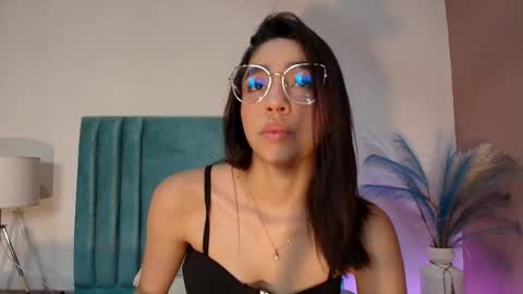 IvyJhonss online show from November 5, 2025, 11:54 am