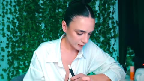 Miss Ivy online show from December 8, 2024, 5:11 pm