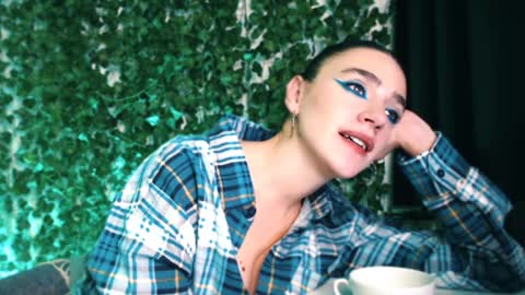 Miss Ivy online show from December 23, 2024, 2:13 am