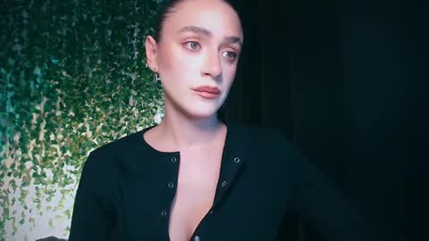 Miss Ivy online show from February 27, 2025, 6:53 pm