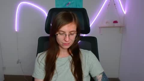 Snapshot of ivynoir_ chatting on May 20, 2026, 12:33 pm Ivy online show from May 20, 2026, 12:33 pm