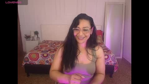 ivyshine7 online show from April 21, 2026, 7:39 pm
