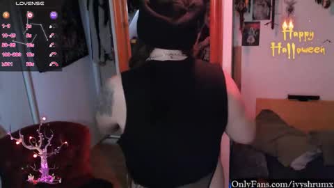 Snapshot of ivyshrumx chatting on October 19, 2025, 7:03 pm Ivy ShrumX online show from October 19, 2025, 7:03 pm