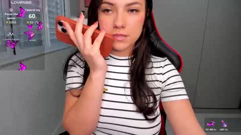 Ivvy online show from September 18, 2025, 1:57 pm