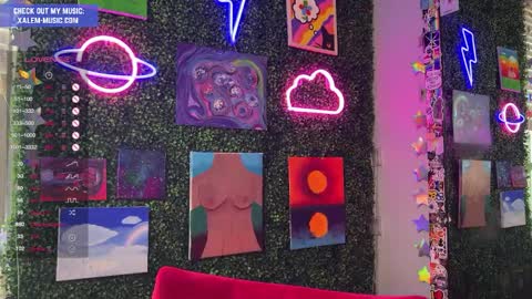 Snapshot of iwillbeyourmuse chatting on December 8, 2024, 8:36 pm Muse hethey online show from December 8, 2024, 8:36 pm