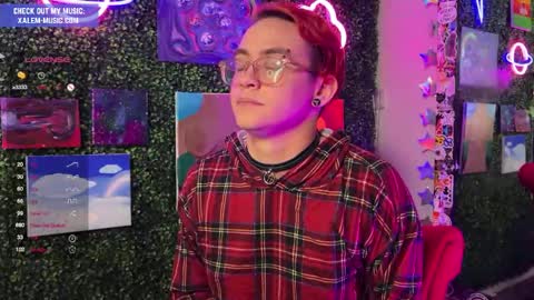 Snapshot of iwillbeyourmuse chatting on December 8, 2024, 11:40 pm Muse hethey online show from December 8, 2024, 11:40 pm