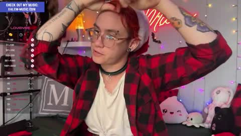 Snapshot of iwillbeyourmuse chatting on December 15, 2024, 8:04 pm Muse hethey online show from December 15, 2024, 8:04 pm