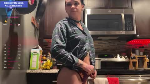 Snapshot of iwillbeyourmuse chatting on December 24, 2024, 11:00 pm Muse hethey online show from December 24, 2024, 11:00 pm