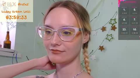 Snapshot of ixsi chatting on July 25, 2026, 10:35 am Nina online show from July 25, 2026, 10:35 am