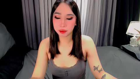 UR LOVELY IYANNA online show from November 19, 2025, 6:19 pm