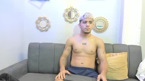 izaack online show from January 24, 2025, 1:25 pm