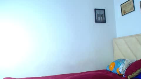 izaack online show from November 25, 2025, 3:39 am