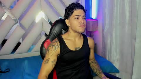 Snapshot of izaak_taylor7 chatting on May 1, 2026, 12:43 pm izaack online show from May 1, 2026, 12:43 pm