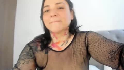 Izabella online show from February 6, 2025, 8:13 pm